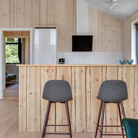 Bentine - 1-6km From The Sea By Interhome